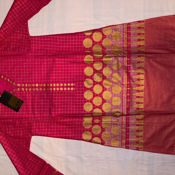 Red and Gold Patterned Dress - Picture 4 of 10